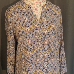 Trendy v button up tunic with design - M